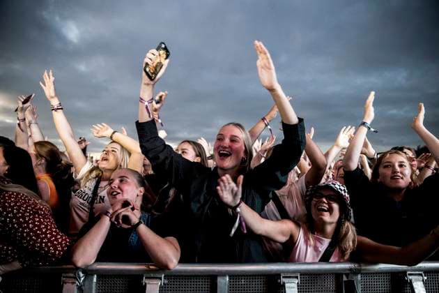 George Ezra live at Tinderbox 2023, Odense, Denmark Odense, Denmark. 24th, June 2023. Festival goers attend a live concert with the English singer George Ezra during the Danish music festival Tinderbox 2023 in Odense. Odense Denmark  Copyright: xGonzalesxPhoto LassexLagonix