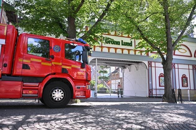 News Themen der Woche KW25 News Bilder des Tages STOCKHOLM 20230625 En olycka har inträffat i akattraktionen Jetline pa Gröna Lund pa söndagen. En person är förd till sjukhus. Nöjesparken utryms och polisen har upprättat avspärrningar. Räddningstjänsten pa plats. STOCKHOLM SVERIGE x10090x *** STOCKHOLM 20230625 An accident has occurred in the Jetline amusement park at Gröna Lund on Sunday One person has been taken to hospital The amusement park is being evacuated and the police have set up barriers Emergency services on site STOCKHOLM SVERIGE x10090x  Copyright: xClaudioxBresciani TTx OLYCKA GRÖNA LUND TTABB0000000000196491