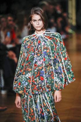 PFW - Kaia Gerber Walks Stella McCartney Kaia Gerber walks the runway during the Stella McCartney Ready to Wear Spring Summer 2020 fashion show as part of Paris Fashion Week on September 30, 2019 in Paris, France. Photo by Alain Gil-Gonzalez ABACAPRESS.COM Paris France  Copyright: xGil-GonzalezxAlain ABACAx 703237_004 Gil-GonzalezxAlain ABACAx 703237_004