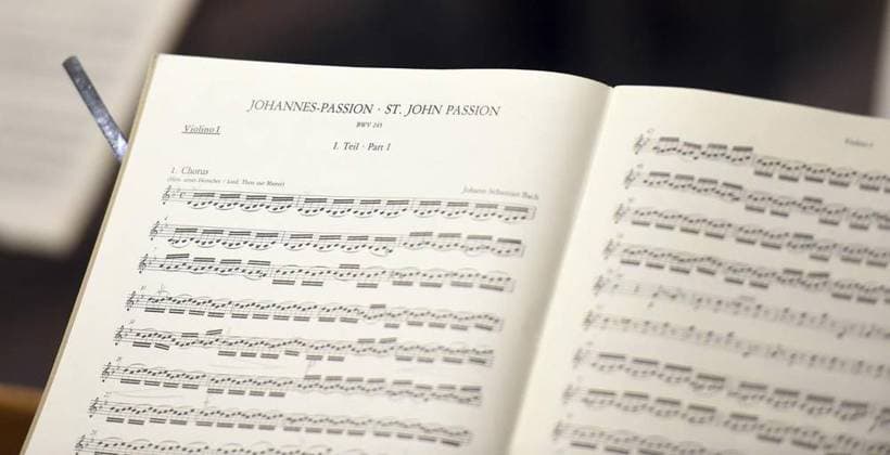 <p>Absolventen der Fokwang Universität der Künste führen am 28. März 2015 in der Kirche St. Karmillus in Essen die Johannespassion von Johann Sebastian Bach auf. Deutschland Nordrhein Westfalen Essen Copyright: SebastianxKonopka