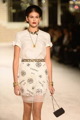 Chanel Metiers D Art Runway - Paris Kaia Gerber walks the runway during the Chanel Metiers d art 2019-2020 show at Le Grand Palais on December 04, 2019 in Paris, France. Photo by Laurent Zabulon ABACAPRESS.COM Paris France  Copyright: xZabulonxLaurent ABACAx 711821_038 ZabulonxLaurent ABACAx 711821_038