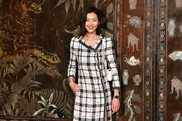 Chanel Metiers D Art Photocall - Paris Liu Wen attends the photocall of the Chanel Metiers d art 2019-2020 show at Le Grand Palais on December 04, 2019 in Paris, France. Photo by Laurent Zabulon ABACAPRESS.COM Paris France  Copyright: xZabulonxLaurent ABACAx 711887_032 ZabulonxLaurent ABACAx 711887_032