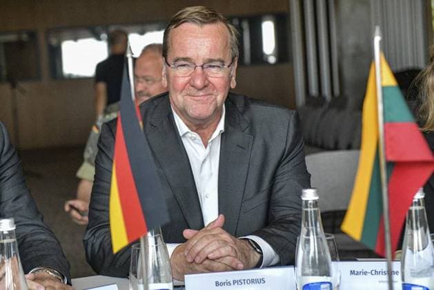 Übung Griffin Storm der deutschen eVA-Brigade in Litauen *** NUR FÜR REDAKTIONELLE ZWECKE *** EDITORIAL USE ONLY ***<p>Der Bundesminister der Verteidigung Boris Pistorius (SPD) nimmt an einer Konferenz teil, fotografiert am 26. Juni 2023 in Vilnius, Litauen. Deutschland Berlin Berlin Copyright: MaurizioxGambarini *** Exercise Griffin Storm of the German eVA Brigade in Lithuania FOR EDITORIAL PURPOSES ONLY EDITORIAL USE ONLY p German Defense Minister Boris Pistorius SPD attends a conference, photographed on June 26, 2023 in Vilnius, Lithuania Germany Berlin Berlin Copyright MaurizioxGambarini Copyright: MaurizioxGambarini doc7qt8d4k90h1lddvydu2 ,EDITORIAL USE ONLY