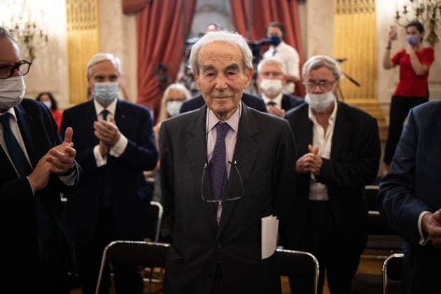 40th Anniversary of the Abolition Of Death Penalty - Paris Former minister of Justice Robert Badinter is being applauded next to President of the French National Assembly Richard Ferrand after his speech during the commemoration 40th birthday of the abolition of death penalty at the French National Assembly in Paris on September 15, 2021. Photo by Raphael Lafargue ABACAPRESS.COM Paris France  Copyright: xLafarguexRaphael ABACAx 780311_072 LafarguexRaphael ABACAx 780311_072
