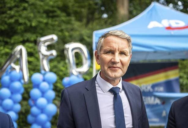 Stichwahl des Landrats im Landkreis Sonneberg *** NUR FÜR REDAKTIONELLE ZWECKE *** EDITORIAL USE ONLY ***<p>25 06 2023-Sonneberg: Stichwahl des Landrats im Landkreis Sonneberg Am 25. Juni findet die Stichwahl für das Amt des Landrats im Landkreis Sonneberg statt. Der amtierende Landrat Jürgen Köpper (CDU) geht in die Stichwahl gegen den AfD-Kandidaten Robert Sesselmann im Foto: Björn Höcke, Vorsitzender der AfD Thüringen am Abend während der Stimmauszählung zur Landratswahl im Garten der Frankenbaude in Sonneberg) ( Deutschland Thueringen Sonneberg Copyright: SaschaxFromm *** Runoff election of the district administrator in the Sonneberg district ONLY FOR EDITORIAL PURPOSES EDITORIAL USE ONLY p 25 06 2023 Sonneberg Runoff Copyright: SaschaxFromm doc7qtacdes6cg19imx4i8i ,EDITORIAL USE ONLY