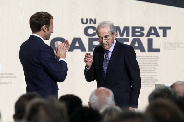Commemoration Of The 40th Anniversary Of The Abolition Of The Death Penalty - Paris Le prÃ sident de la rÃ publique, Emmanuel Macron et Robert Badinter durant la CommÃ moration du quarantieme anniversaire de l abolition de la peine de mort, au PanthÃ on Ã Paris, France, le 9 octobre 2021. French President Emmanuel Macron and Robert Badinter during the commemoration of the 40th anniversary of the abolition of the death penalty at the Pantheon in Paris, France, October 9th, 2021. Photo by Stephane Lemouton Pool ABACAPRESS.COM Paris France  Copyright: xLemoutonxStephane Pool ABACAx 783913_028 LemoutonxStephane Pool ABACAx 783913_028