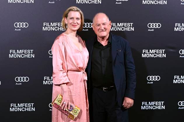 Caroline Peters und Burghart Klaußner bei der Premiere des Kinofilms Die Unschärferelation der Liebe auf dem 40. Filmfest München 2023 in der Astor Film Lounge im Arri Kino. München, 26.06.2023 *** Caroline Peters and Burghart Klaußner at the premiere of the feature film Die Unschärferelation der Liebe at the 40 Filmfest München 2023 in the Astor Film Lounge at the Arri Kino Munich, 26 06 2023 Foto:xS.xReaghx xFuturexImage