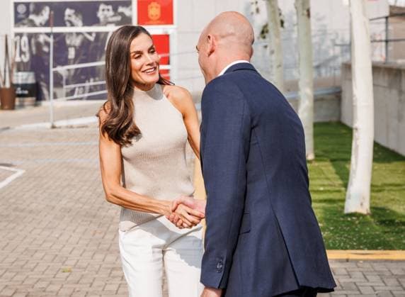 27-06-2023 Madrid Queen Letizia, with the Spanish women soccer team which will play at the at the FIFA womens world cup in Australia and New Zealand, in Madrid. Â  Copyright: xPPEx