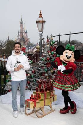Disney Enchanted Christmas 2021 Cedric Grolet attending the Disney Enchanted Christmas at DisneyLand Paris park in Marne-la-Vallee, near Paris, France on November 20, 2021. Photo by Aurore Marechal ABACAPRESS.COM Marne-la-Vallee Ile de France France  Copyright: xMarechalxAurore ABACAx 788931_001 MarechalxAurore ABACAx 788931_001