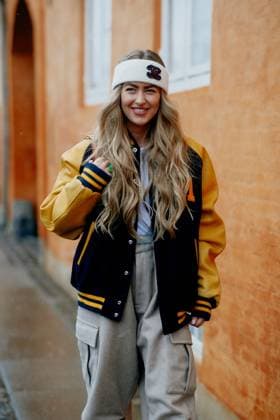 Copenhagen Fashion Week - Street Style Street style, Emili Sindlev arriving at Copenhagen Fashion week Fall-Winter 2022-2023, Denmark, on February 1, 2022. Photo by Marie-Paola Bertrand-Hillion ABACAPRESS.COM Copenhagen Denmark  Copyright: xBertrand-HillionxMarie-Paola ABACAx 797309_048 Bertrand-HillionxMarie-Paola ABACAx 797309_048