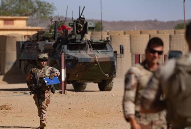 Macron Announces Withdrawal Of French Troops From Mali Handout undated file photo of French and Malian troops operating in Mali. President Macron held a news conference Thursday morning at the Elysee Palace, after African and Western leaders met in Paris on Wednesday night to start fleshing out plans for how to continue fighting Islamist militants in the Sahel region once France and its European allies begin pulling troops out of Mali. France s military withdrawal from Mali will take four to six months, during which time there will be fewer operations against Islamist militants in the Sahel, Macron said on Thursday. The heart of this military operation will no longer be in Mali but in Niger, Macron told a press conference in Paris. Macron  Copyright: xABACAx 798790_020 ABACAx 798790_020