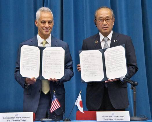 News Themen der Woche KW26 Bilder des Jahres 2023, News 06 Juni News Bilder des Tages U.S. Ambassador to Japan Rahm Emanuel and Hiroshima Mayor Matsui Kazumi attend the Hiroshima Peace Memorial Park-Pearl Harbor National Memorial Sister Park Signing Ceremony at U.S. Embassy in Tokyo, Japan on Thursday, June 29, 2023.  TKP2023062930r KEIZOxMORI