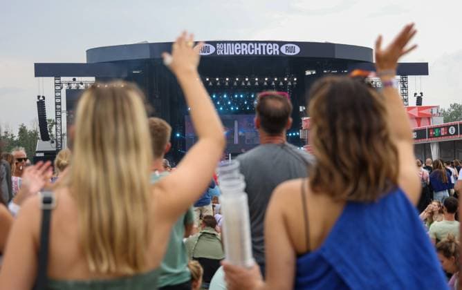Illustration picture shows fans dancing in front of the main stage during the first day of the Rock Werchter music festival in Werchter, Thursday 29 June 2023. The 47th edition of the festival is taking place from 29 June to 2 July.  VIRGINIExLEFOUR 69686153
