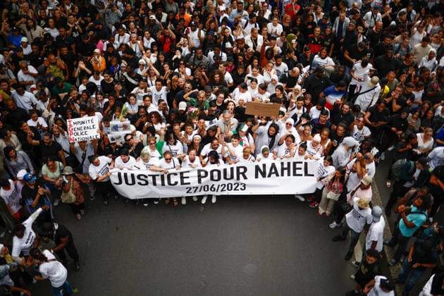 News Themen der Woche KW26 Bilder des Jahres 2023, News 06 Juni News Bilder des Tages White March In Tribute To Nahel - Paris White march in tribute to Nahel, 17, who was shot in the chest by police in Nanterre, in the Paris suburbs, during a roadside check, on June 29, 2023 in Paris, France. Photo by Raphael Lafargue ABACAPRESS.COM Paris France  Copyright: xLafarguexRaphael ABACAx 858931_012 LafarguexRaphael ABACAx 858931_012