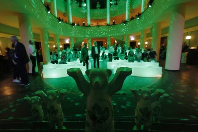 <p>Alle Buddy Awards stehen auf die Buehne vor der Verleihung des Umweltpreises Green Buddy Award im Metropol Schoeneberg. am 28. Juni 2023 in Berlin. Deutschland Berlin Berlin Copyright: MichelexTantussi