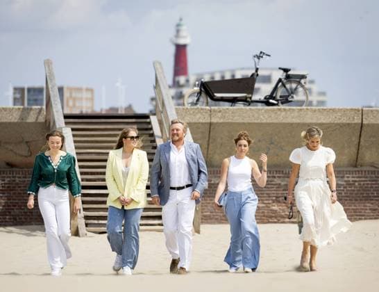 Entertainment Themen der Woch KW26 Bilder des Jahres 2023, Entertainment 06 Juni Entertainment Bilder des Tages THE HAGUE - Princess Ariane, Princess Amalia, King Willem-Alexander, Princess Alexia and Queen Maxima on the Zuiderstrand during the traditional photo session of the royal family. ANP KOEN VAN WEEL netherlands out - belgium out  Copyright: xx x472782182x originalFilename: 472782182.jpg