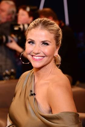 Entertainment Bilder des Tages Beatrice Egli zu Gast in der NDR Talk Show am 30.06.2023 in Hamburg NDR Talk Show am 30.06.2023 in Hamburg *** Beatrice Egli as a guest in the NDR Talk Show on 30 06 2023 in Hamburg NDR Talk Show on 30 06 2023 in Hamburg 
