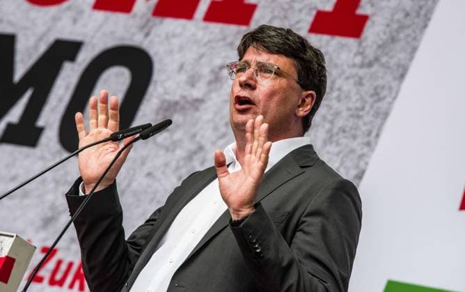 July 1, 2023, Munich, Bavaria, Germany: FLORIAN VON BRUNN of the SPD. In the tradition of 2018 s highly successful Ausgehetzt demo and march, a coalition of political figures, parties, unions, and civic groups organized the Ausgetrumpt demo against hate, societal division, fake news, and endangerment of democracy ahead of the Landtag elections in the Fall. The movement was triggered after Bavarian coalition partner Hubert Aiwanger made a speech in Erding regarding the quiet minority taking democracy over. The wording is alleged to have mirrored those of the AfD and concerned civic society, just as the CSU s rhetoric of hate in 2018 triggered Ausgehetzt. Munich Germany - ZUMAb160 20230701_zbp_b160_033 Copyright: xSachellexBabbarx
