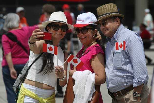 Canadians Celebrate Canada Day In Toronto Canadians celebrate Canada Day in Toronto, Ontario Canada, on July 01, 2023. Toronto Canada  Copyright: xCreativexTouchxImagingxLtdx originalFilename: friedman-canadian230701_npkhJ.jpg