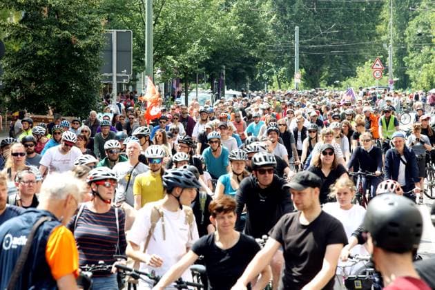 02 07 2023, Berlin Germany Under the hashtag nichtmituns there is a demo for cycling by Changing Cities, the start is at Eberswalder Straße