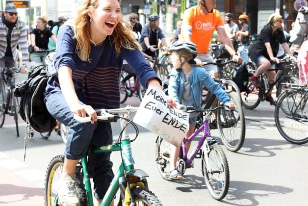 02 07 2023, Berlin Germany Under the hashtag nichtmituns there is a demo for cycling by Changing Cities, the start is at Eberswalder Straße