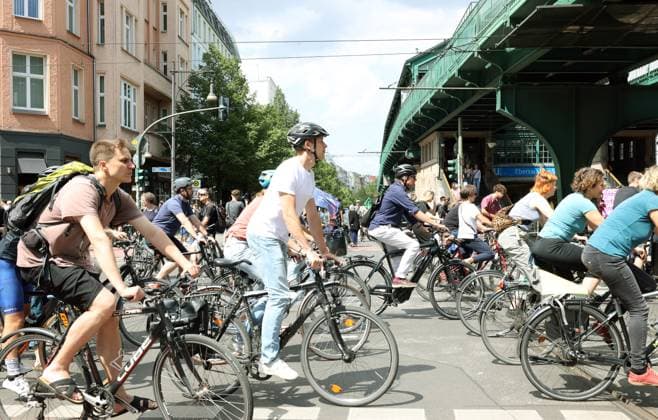 02 07 2023, Berlin Germany Under the hashtag nichtmituns there is a demo for cycling by Changing Cities, the start is at Eberswalder Straße