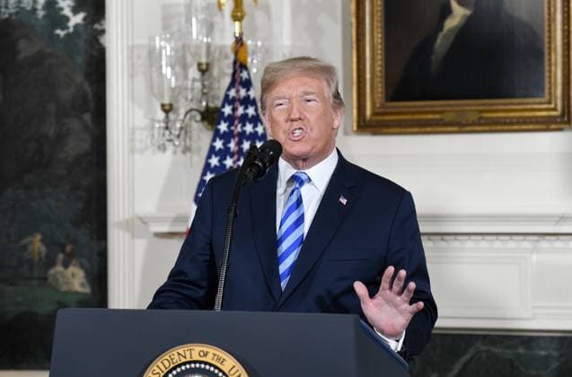 Trump Pulls US Out Of Iran Deal - Washington U.S. President Donald Trump speaks about the Iran nuclear deal, also known as the Joint Comprehensive Plan of Action during an event in the Diplomatic Room of the White House May 8, 2018 in Washington, DC, USA. Photo by Olivier Douliery ANACAPRESS.COM Washington DC United States  Copyright: xDoulieryxOlivier ABACAx 635856_016 DoulieryxOlivier ABACAx 635856_016