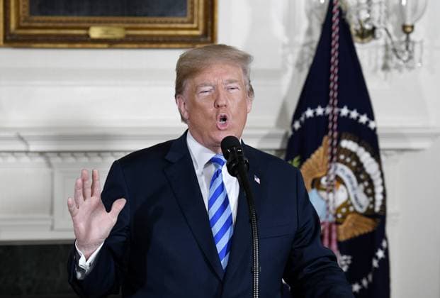 Trump Pulls US Out Of Iran Deal - Washington U.S. President Donald Trump speaks about the Iran nuclear deal, also known as the Joint Comprehensive Plan of Action during an event in the Diplomatic Room of the White House May 8, 2018 in Washington, DC, USA. Photo by Olivier Douliery ANACAPRESS.COM Washington DC United States  Copyright: xDoulieryxOlivier ABACAx 635856_031 DoulieryxOlivier ABACAx 635856_031