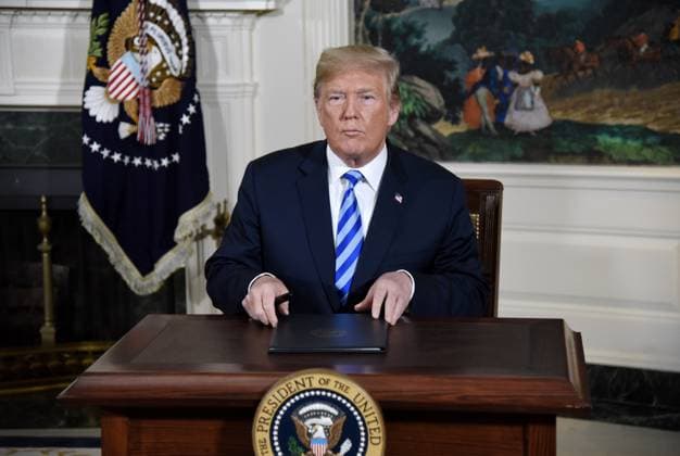 Trump Pulls US Out Of Iran Deal - Washington U.S. President Donald Trump looks on after signing a security memorandum on the Iran nuclear deal, also known as the Joint Comprehensive Plan of Action during an event in the Diplomatic Room of the White House May 8, 2018 in Washington, DC, USA. Photo by Olivier Douliery ANACAPRESS.COM Washington DC United States  Copyright: xDoulieryxOlivier ABACAx 635856_034 DoulieryxOlivier ABACAx 635856_034