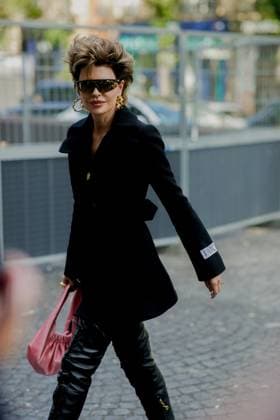 PFW - Street Style Street style, Lisa Rinna arriving at Patou Spring-Summer 2023 show, held at Salle Wagram, Paris, France, on July 2, 2023. Photo by Marie-Paola Bertrand-Hillion ABACAPRESS.COM Paris France  Copyright: xBertrandxGilles ABACAx 859216_043 BertrandxGilles ABACAx 859216_043