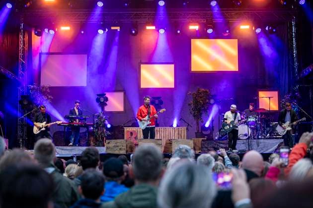 Revolverheld live at the Apoldaer music summer 2023 on the fairground of the Herressener Promenade Apolda, 30 06 2023 Foto:xM.xKremerx xFuturexImage