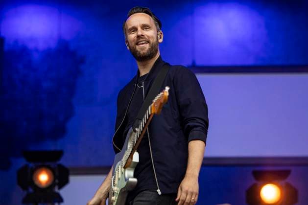 Kristoffer Hünecke of Revolverheld live at the Apoldaer music summer 2023 on the festival meadow of the Herressener Promenade Apolda, 30 06 2023 Foto:xM.xKremerx xFuturexImage