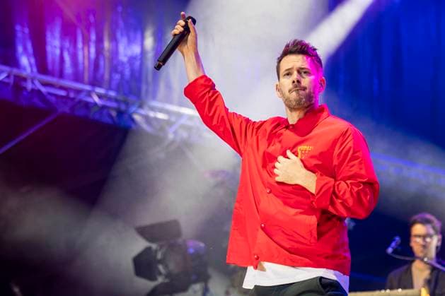 Johannes Strate of Revolverheld live at the Apoldaer music summer 2023 on the fairground of the Herressener Promenade Apolda, 30 06 2023 Foto:xM.xKremerx xFuturexImage
