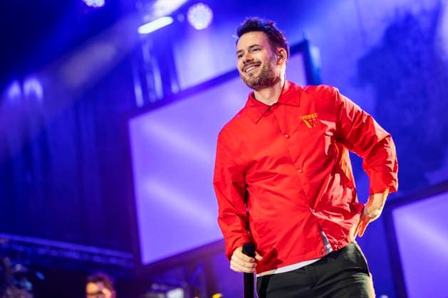 Johannes Strate of Revolverheld live at the Apoldaer music summer 2023 on the fairground of the Herressener Promenade Apolda, 30 06 2023 Foto:xM.xKremerx xFuturexImage