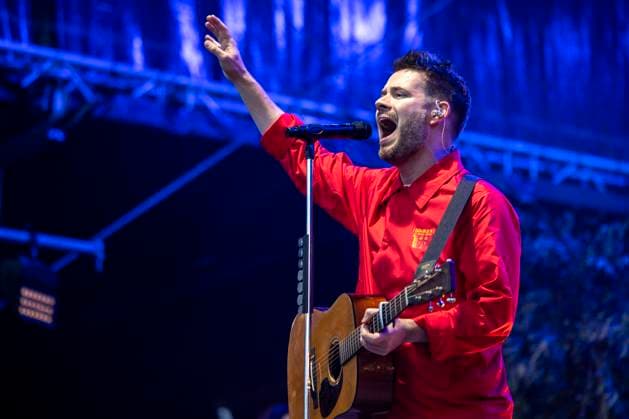 Johannes Strate of Revolverheld live at the Apoldaer music summer 2023 on the fairground of the Herressener Promenade Apolda, 30 06 2023 Foto:xM.xKremerx xFuturexImage