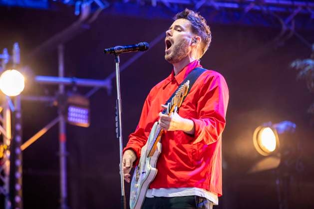 Johannes Strate of Revolverheld live at the Apoldaer music summer 2023 on the fairground of the Herressener Promenade Apolda, 30 06 2023 Foto:xM.xKremerx xFuturexImage