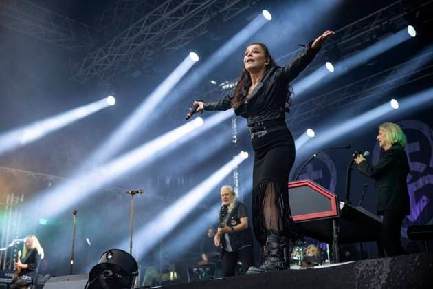 Uwe Hassbecker, Jäcki Reznicek, Julia Neigel and Ritchie Barton of Silly live at the Apoldaer music summer 2023 on the festival meadow of the Herressener Promenade Apolda, 01 07 2023 Foto:xM.xKremerx xFuturexImage