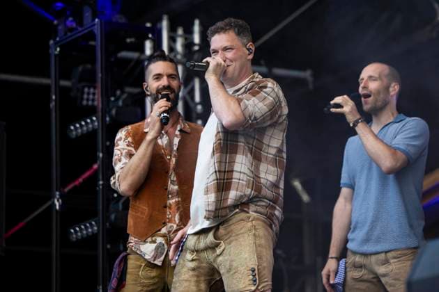 Michael Hartinger, Florian Claus and Stefan Raaflaub of Voxxclub live at the Apoldaer music summer 2023 on the festival meadow of the Herressener Promenade Apolda, 02 07 2023 Foto:xM.xKremerx xFuturexImage