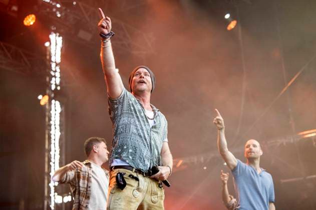 Florian Claus, Korbinian Arendt and Stefan Raaflaub of Voxxclub live at the Apoldaer music summer 2023 on the festival meadow of the Herressener Promenade Apolda, 02 07 2023 Foto:xM.xKremerx xFuturexImage