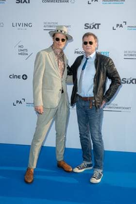 Bilder des Jahres 2023, Entertainment 07 Juli Entertainment Themen der Woche KW27 Entertainment Bilder des Tages Event - Produzentenfest 2023 Alexander Scheer und Sylvester Groth beim Produzentenfest der Allianz Deutscher Produzenten Film & Fernsehen e.V. am 04.07.2023 im Tipi am Kanzleramt in Berlin. *** Event Produzentenfest 2023 Alexander Scheer and Sylvester Groth at the Produzentenfest of the Alliance of German Producers Film Television e V on 04 07 2023 at the Tipi am Kanzleramt in Berlin Copyright: xEventpressxKochanx
