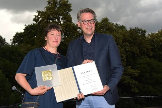 Barbara Yelin award winner comic artist Markus Blume Bavarian Minister of Science and Art Munich 04 07 2023 Bavarian Summer of Culture in the House of Art award ceremony Pro meritis scientiae et litterarum Munich