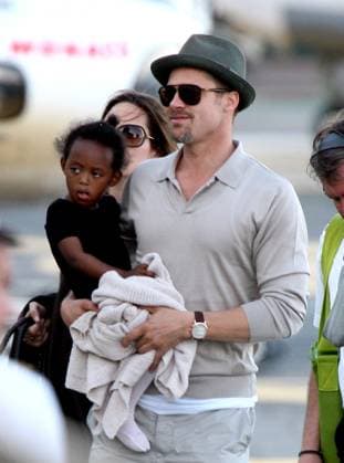 Pregnant Angelina Jolie and Brad Pitt boarding a helicopter in Monaco Pregnant Angelina Jolie, Brad Pitt and their daughter Zahara are seen at Monaco s heliport on May 3, 2008, after a day out looking for a house near Avignon. Details of the day for Pitt and Jolie, They left their house in st jean cap ferrat at 11am and went to monaco where they took a Heli air monaco helicopter to the chateau berne in Logues, Var where they had lunch and then went onto to look at 4 houses with an estate agent, they then returned to monaco at about 7.30pm with their daughter Zahara to Monaco heliport and then took their car back to Paul Allen s house in St Jean Cap Ferra. Photo by ABACAPRESS.COM Monaco  Copyright: xABACAx 151257_08 ABACAx 151257_08