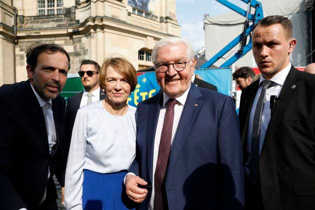 Bilder des Jahres 2023, News 07 Juli News Themen der Woche KW27 Frank-Walter Steinmeier mit Ehefrau Elke Büdenbender bei der FÃªte de l Europe auf dem Dresdner Neumarkt. Dresden, 04.07.2023 *** Frank Walter Steinmeier with wife Elke Büdenbender at the FÃªte de l Europe on the Dresden Neumarkt Dresden, 04 07 2023 Foto:xM.xWehnertx xFuturexImage