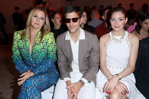 Entertainment Bilder des Tages PFW - Elie Saab Front Row Alicia Silverstone, Johannes Huebl and Olivia Palermo attends the Elie Saab Haute couture Fall Winter 2023 2024 show as part of Paris Fashion Week in Paris, France on July 4, 2023. Photo by Jerome DominÃ ABACAPRESS.COM  Copyright: xDominexJerome ABACAx 859636_060 DominexJerome ABACAx 859636_060