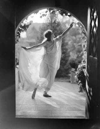 RECORD DATE NOT STATED Ruth St. Denis dancers, between 1910 and 1935. Creator: Arnold Genthe. Copyright:x HeritagexImagesx IMAGO ,2957089 ! ACHTUNG: AUFNAHMEDATUM GESCHÄTZT!  Copyright: HeritagexImagesx IMAGO