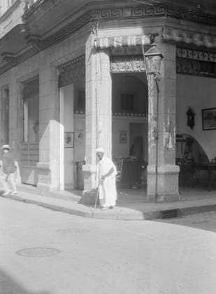 RECORD DATE NOT STATED Travel views of Cuba and Guatemala, between 1899 and 1926. Creator: Arnold Genthe. Copyright:x HeritagexImagesx IMAGO ,2957232 ! ACHTUNG: AUFNAHMEDATUM GESCHÄTZT!  Copyright: HeritagexImagesx IMAGO