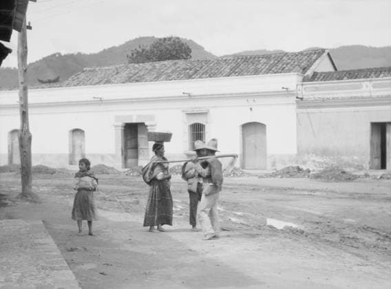 RECORD DATE NOT STATED Travel views of Cuba and Guatemala, between 1899 and 1926. Creator: Arnold Genthe. Copyright:x HeritagexImagesx IMAGO ,2957305 ! ACHTUNG: AUFNAHMEDATUM GESCHÄTZT!  Copyright: HeritagexImagesx IMAGO