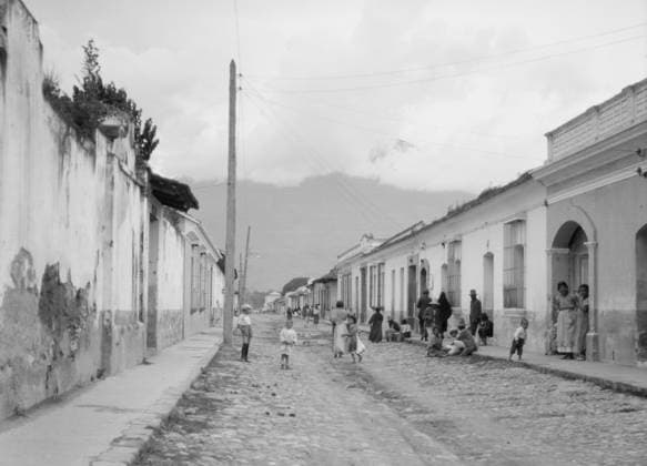 RECORD DATE NOT STATED Travel views of Cuba and Guatemala, between 1899 and 1926. Creator: Arnold Genthe. Copyright:x HeritagexImagesx IMAGO ,2957364 ! ACHTUNG: AUFNAHMEDATUM GESCHÄTZT!  Copyright: HeritagexImagesx IMAGO