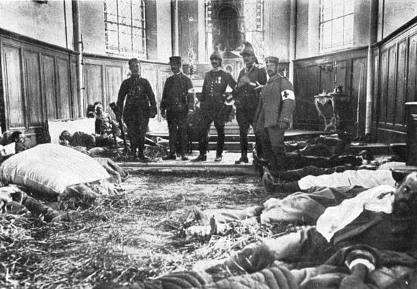 RECORD DATE NOT STATED Scenes de Guerre; L ennemi abandonne aussi des ambulances , 1914. Creator: Unknown. Copyright:x4895x3389x IMAGO ,2962324 ! ACHTUNG: AUFNAHMEDATUM GESCHÄTZT!  Copyright:4895x3389x IMAGO
