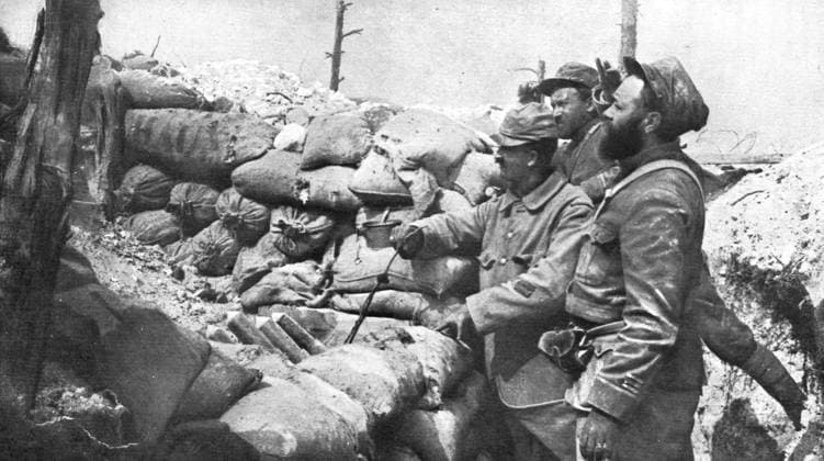 RECORD DATE NOT STATED Armement Nouveau; Batterie de quatre engins dits taupias Copyright:xEuropa,povos,macho,homem,homens,pa?s,Franc?s,France,guy,cor,luta,luta,inova??o,militar,guerra,partexdianteira,posi??o,For?asxArmadas,s?culo,soldados,soldado,primeiraxguerraxdexmundo,conceito,B&W,artilharia,Ex?rcito,guerra,trincheira,trincheiras,Cor,,Regiment,sacoxdexareia,sacosxdexareia,World.war.i,WWI,infantaria,campoxdexbatalha,pretox&xbranco,pretoxexbranco,B W,for?asxarmadas,brancoxexpreto,GuerraxDexMundoxUma,frontline,1910s,20oxs?culo,ThexPrintxCollector,photograph,frontxline,Unknown,trenchxmortar,Cellerierxmortar,taupiaxmortarx IMAGO ,2969167 ! ACHTUNG: AUFNAHMEDATUM GESCHÄTZT!  Copyright:Europa,povos,macho,homem,homens,pa?s,Franc?s,France,guy,cor,luta,luta,inova??o,militar,guerra,partexdianteira,posi??o,For?asxArmadas,s?culo,soldados,soldado,primeiraxguerraxdexmundo,conceito